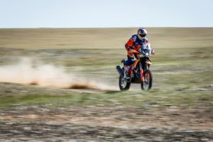 Silk Way Rally: Pilotos fizeram hoje etapa de ligação entre a Mongólia e a China thumbnail