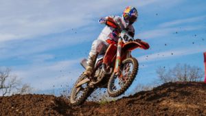 Vídeo Motocross: Herlings e Vialle vencem em Lacapelle Marival thumbnail