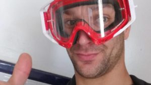 Motocross: Jose Butron doou todos os seus óculos a um Hospital thumbnail