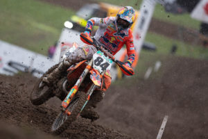 Motocross: Herlings e companhia vão competir em Arnhem thumbnail