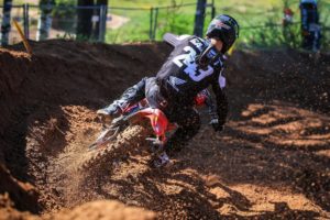 MXGP, Letónia, 1.ª manga: Tim Gajser bate Glenn Coldenhoff thumbnail