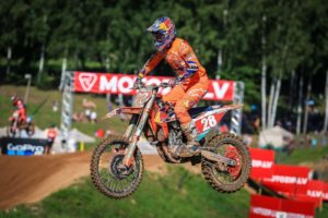 MX2, Letónia, 1.ª manga: Tom Vialle de início ao fim thumbnail