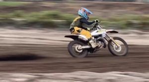 Motocross: Gonçalo Cardoso esteve a estagiar em França thumbnail