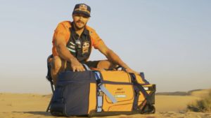 Vídeo Dakar: O que leva Sam Sunderland no seu saco de equipamento? thumbnail