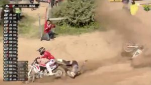 Vídeo Motocross: A violenta queda de Guadagnini em Riola Sardo thumbnail
