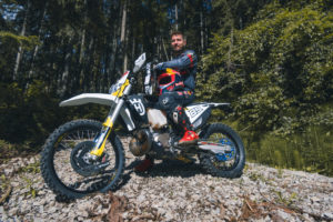 Marcel Hirscher: Trocou os esquis pela motos para ir ao Romaniacs thumbnail