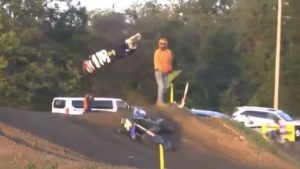 Vídeo Motocross: A aparatosa queda de “DangerBoy” Deegan nos Mini O’s thumbnail