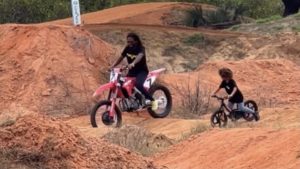 Vídeo Motocross: As mais recentes imagens de James Stewart thumbnail